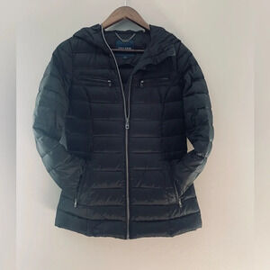 Cole Haan Women’s black hooded puffer jacket size XS